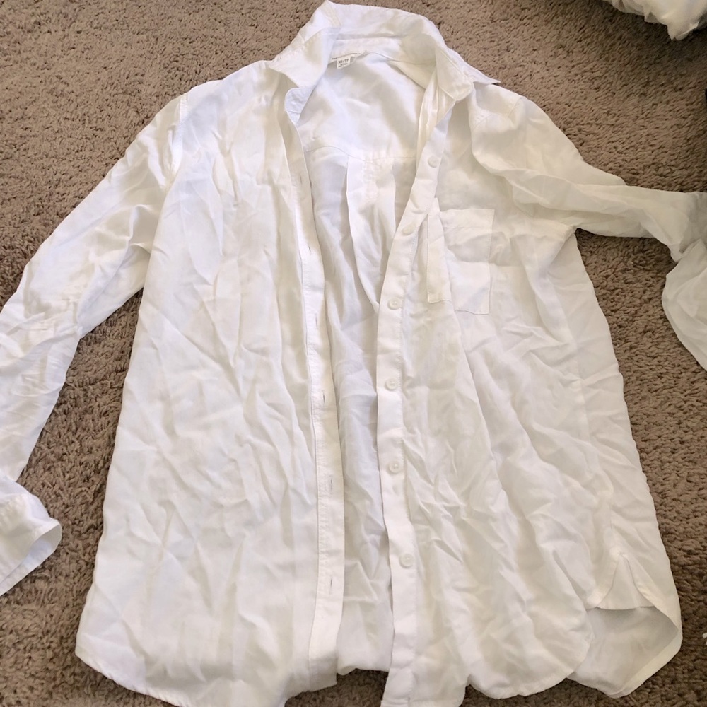Beachlunchlounge White button up shirt